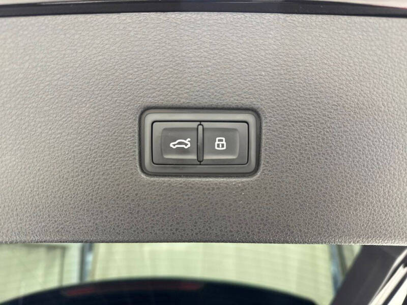 2025 Audi Q8 quattro Premium Plus 55 TFSI