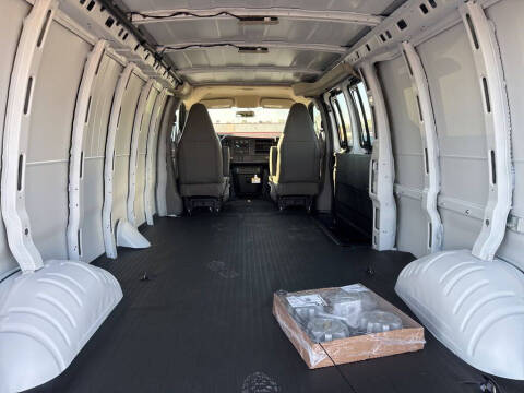 2025 Chevrolet Express 2500