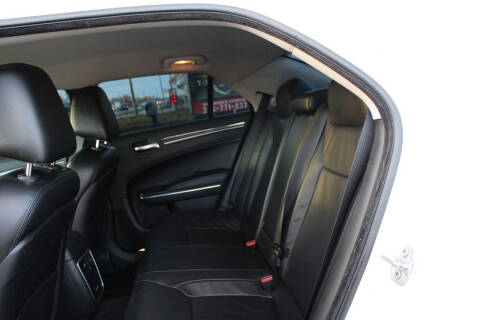 2017 Chrysler 300 Limited