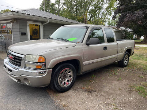 2005 GMC Sierra 1500 for sale at Antique Motors in Plymouth IN