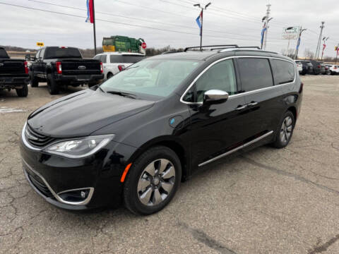 2018 Chrysler Pacifica Hybrid for sale at The Car Buying Center in Loretto MN