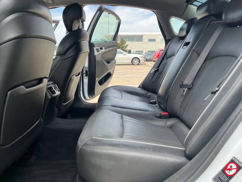 2015 Hyundai Genesis