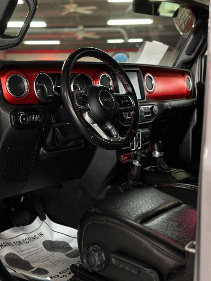 2019 Jeep Wrangler Unlimited for sale at World of Wheels in Des Moines, IA