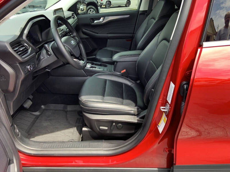 2022 Ford Escape Titanium