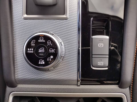 2025 Mitsubishi Outlander PHEV SEL