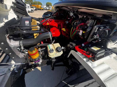 2017 Freightliner M2 106