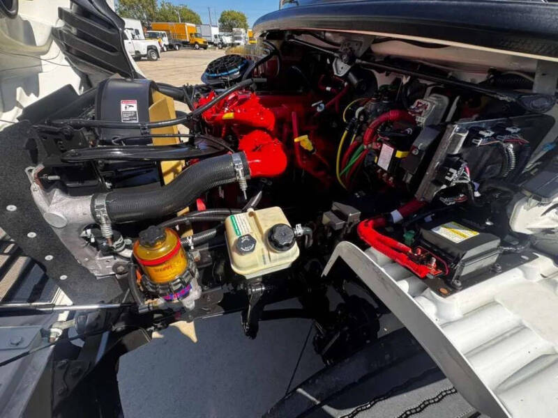 2017 Freightliner M2 106