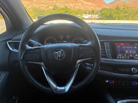 2022 Buick Enclave Essence