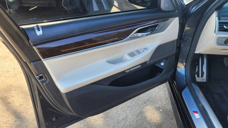 2016 BMW 7 Series 740i