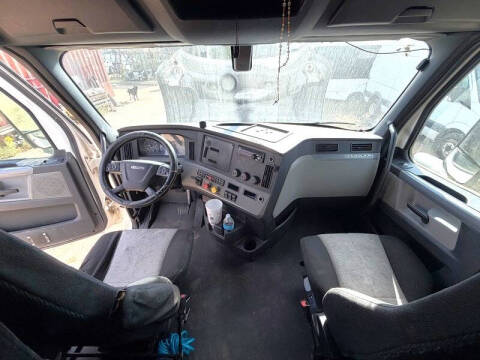 2020 Freightliner Cascadia 126