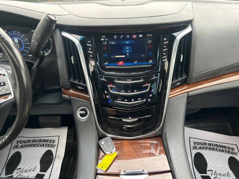 2017 Cadillac Escalade ESV Luxury