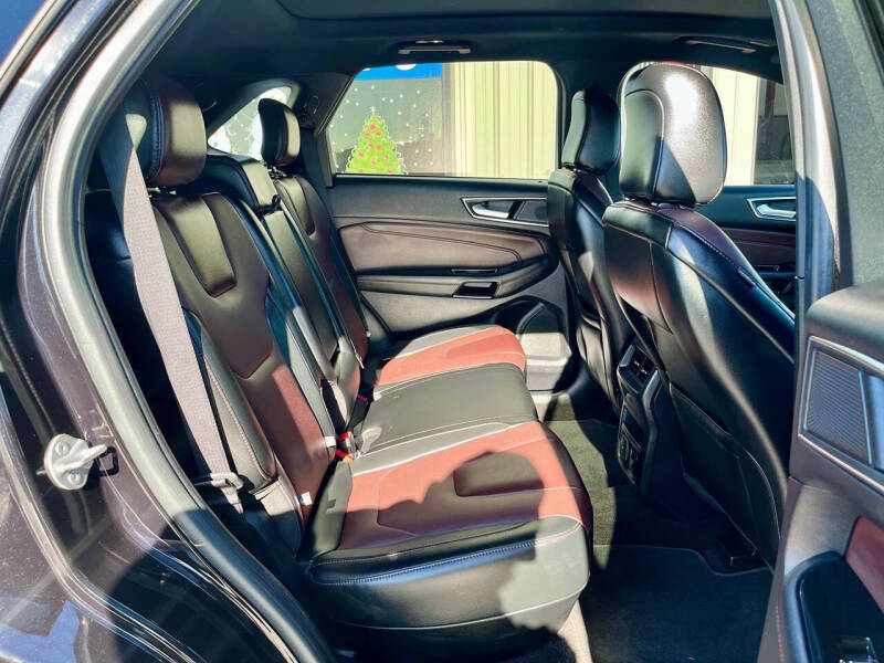 2020 Ford Edge Titanium