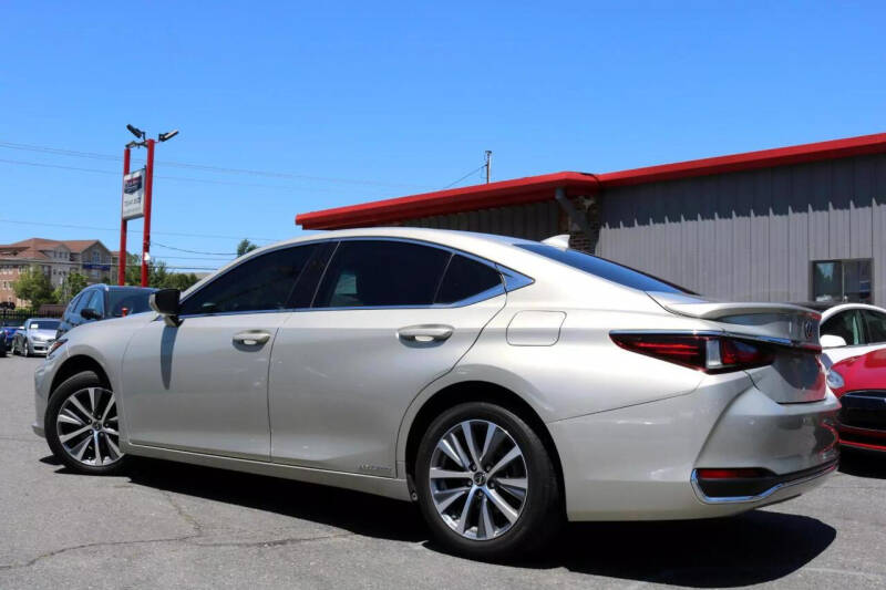 2021 Lexus ES 300h