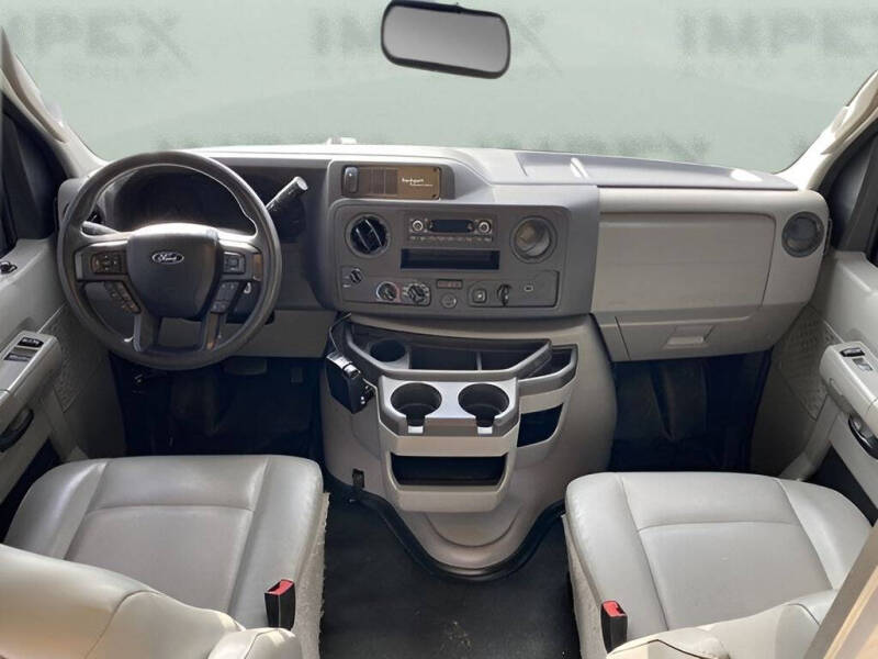 2024 Ford E-Series