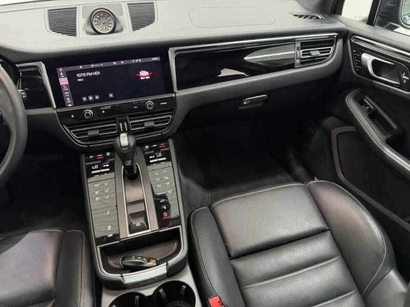 2022 Porsche Macan S