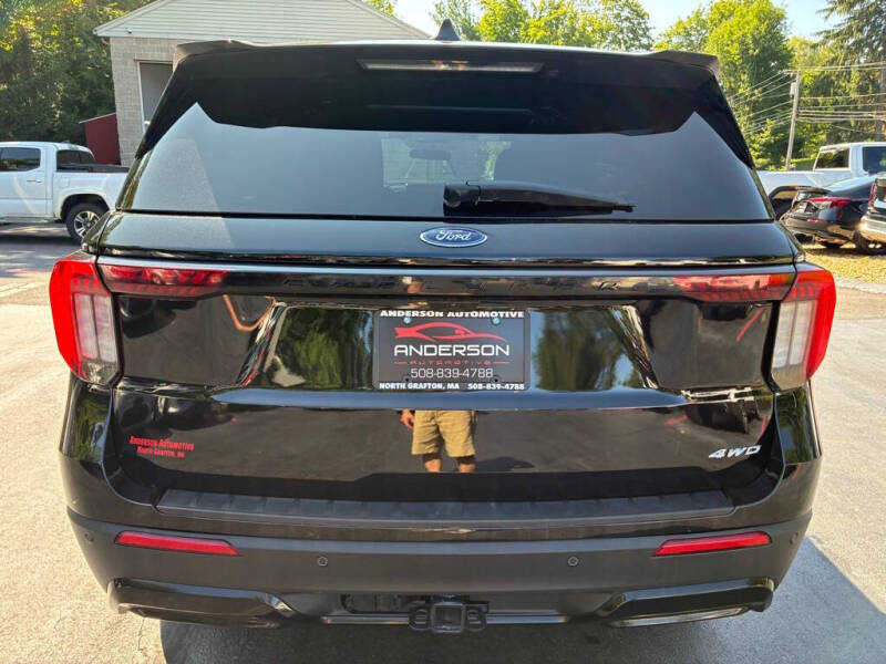 2025 Ford Explorer ST-Line