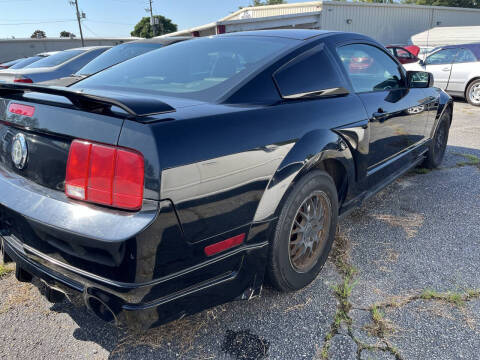 2005 Ford Mustang V6 Deluxe