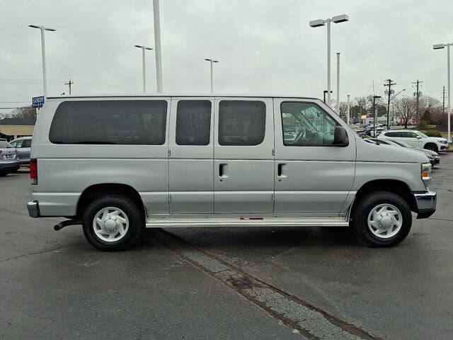 2008 Ford E-Series E-350 SD XLT