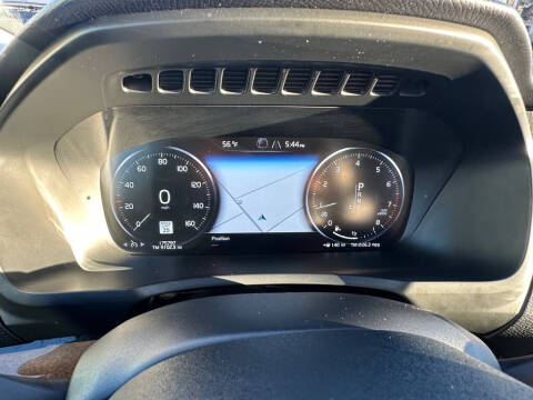 2016 Volvo XC90 T6 Momentum