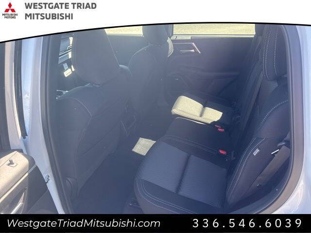 2026 Mitsubishi Outlander ES