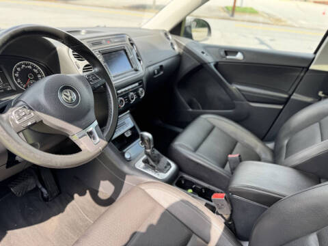 2016 Volkswagen Tiguan 2.0T R-Line 4Motion