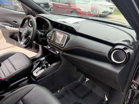 2019 Nissan Kicks SR