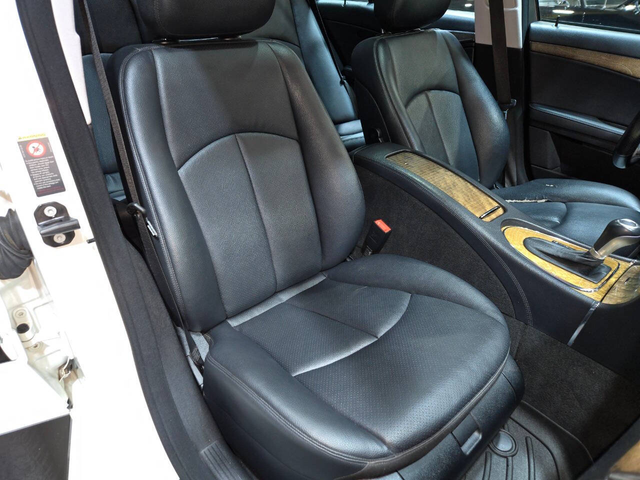 2009 Mercedes-Benz E-Class 11
