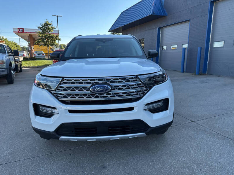 2023 Ford Explorer XLT's photo