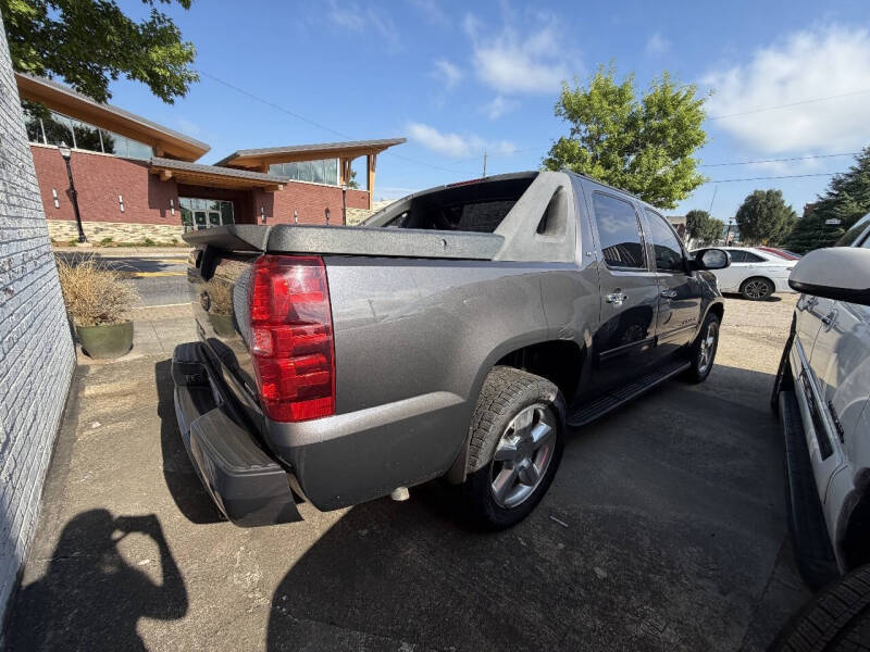 2011 Chevrolet Avalanche LT