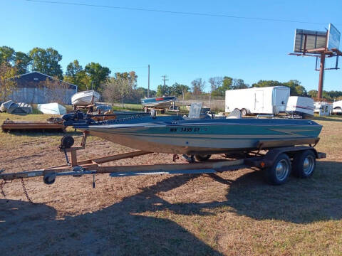 1983 Hydrasport 17'  Boat with Trailer