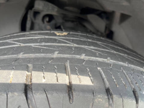 2011 Nissan Pathfinder LE