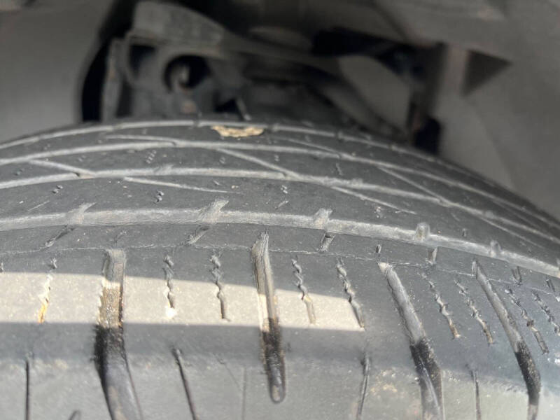 2011 Nissan Pathfinder LE