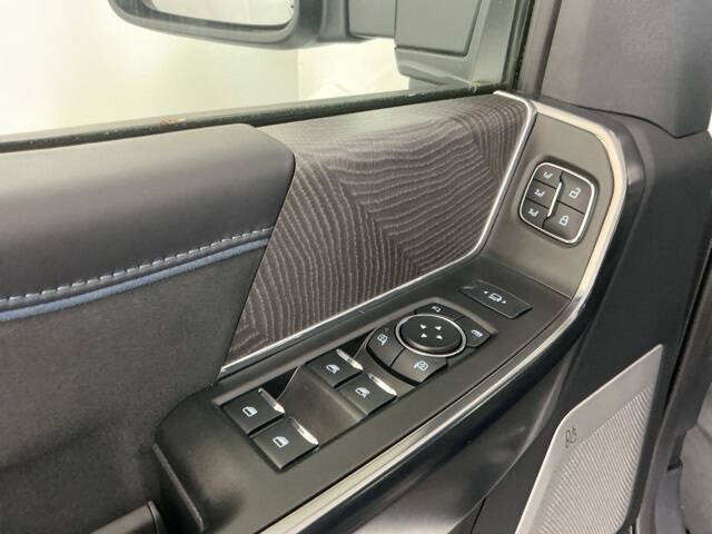 2025 Ford F-450 Super Duty Platinum