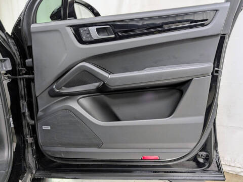 2022 Porsche Cayenne Platinum Edition