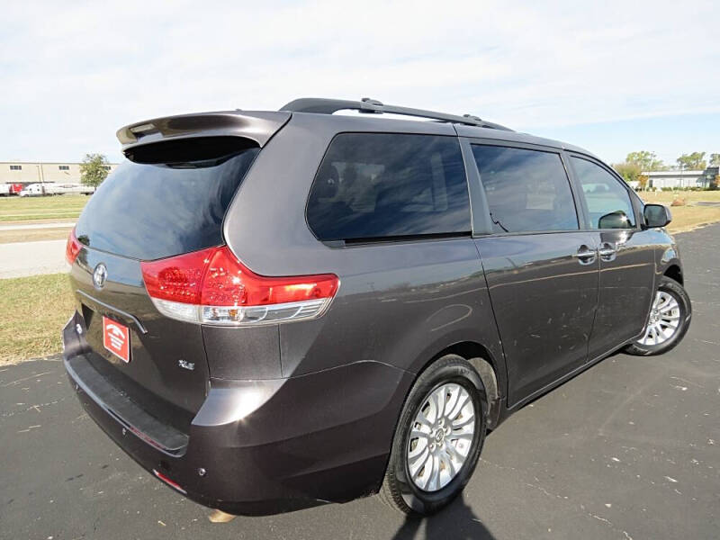 2012 Toyota Sienna