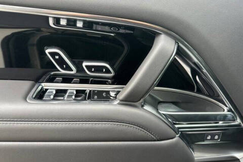 2025 Land Rover Range Rover P400 SE