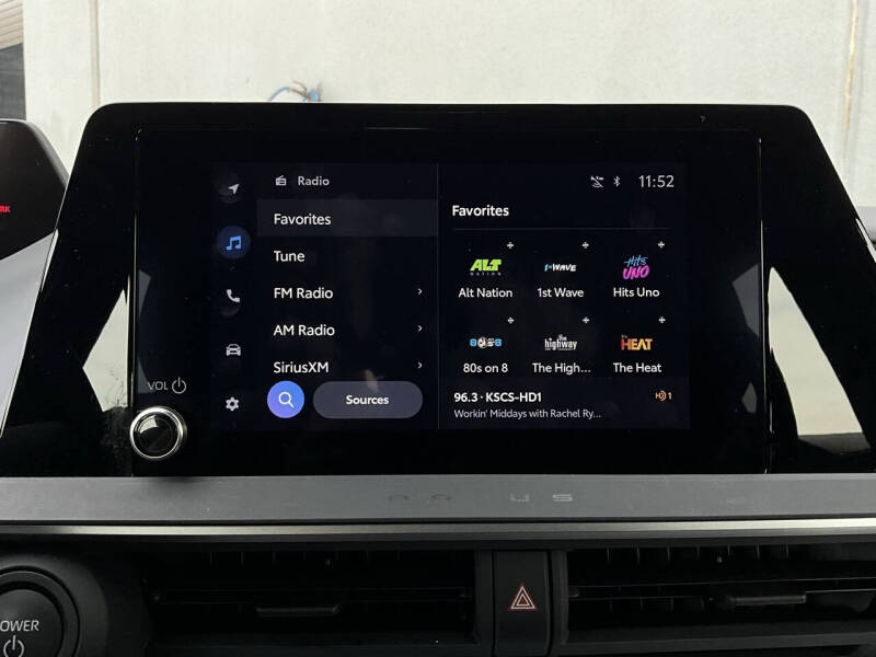 2025 Toyota Prius LE