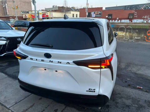 2021 Toyota Sienna LE 8-Passenger