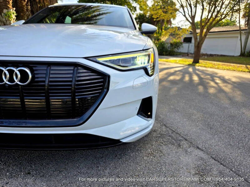 2021 Audi e-tron quattro Premium