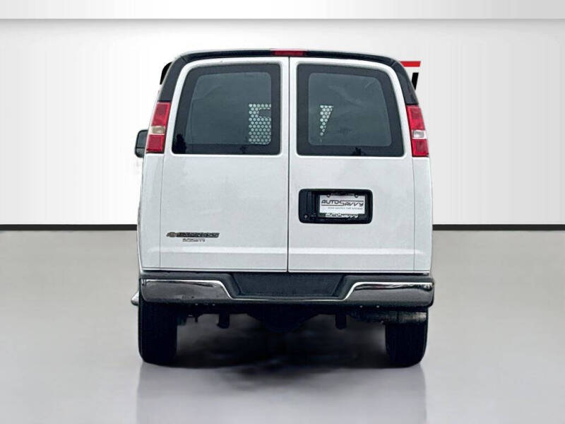 2025 Chevrolet Express 2500