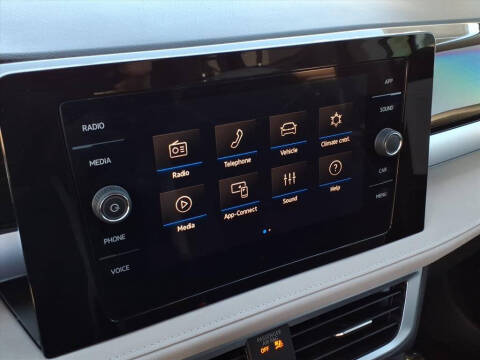 2025 Volkswagen Taos SE