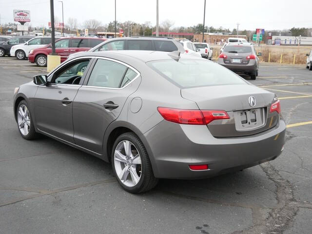 2013 Acura ILX 2.0L w/Premium
