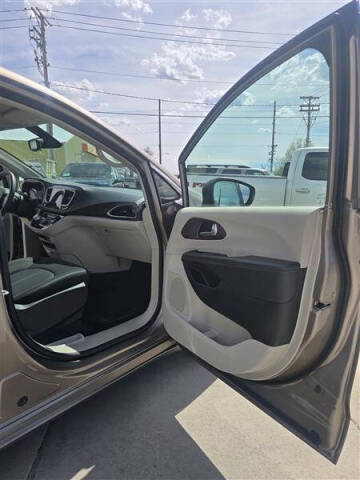 2017 Chrysler Pacifica Touring