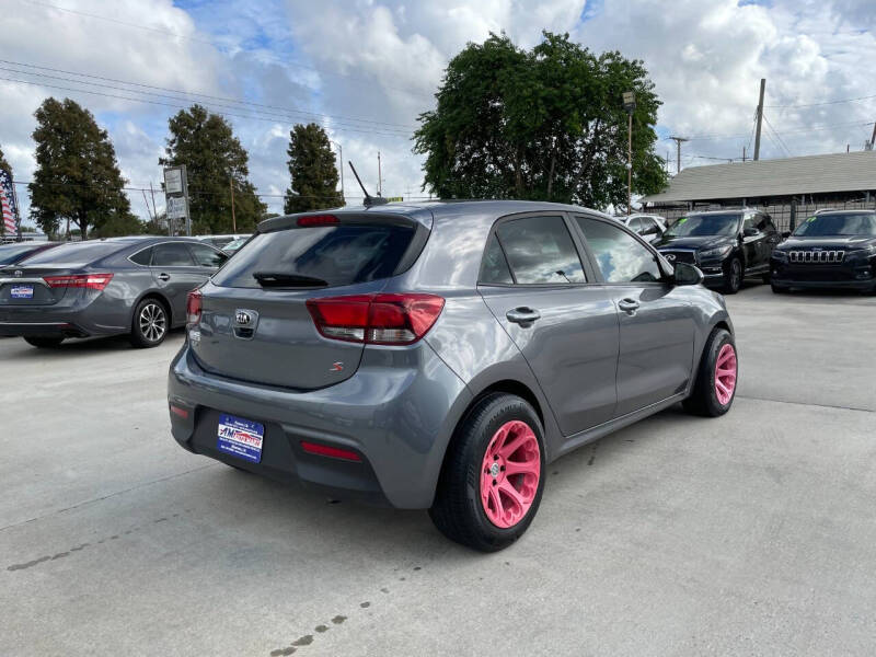 2019 Kia Rio 5-Door S photo 5