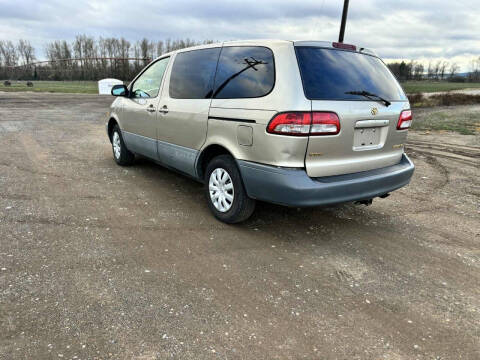 2001 Toyota Sienna CE