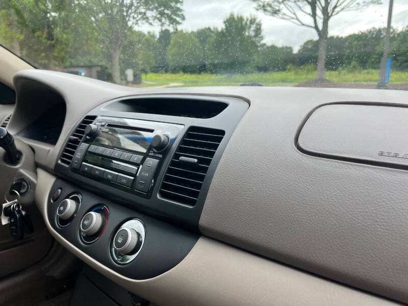 2005 Toyota Camry LE