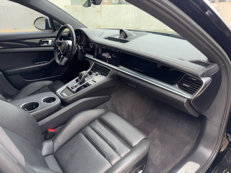 2020 Porsche Panamera 4