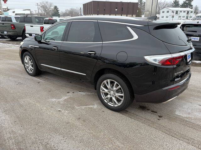 2022 Buick Enclave Essence