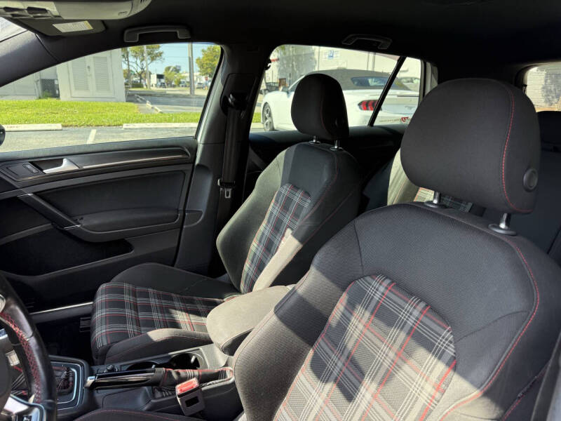 2018 Volkswagen Golf GTI S