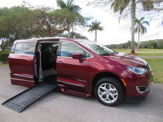 2020 Chrysler Pacifica Touring L Plus